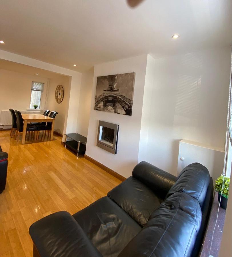 Modern Two Bedroom House Close To Centre Belfast